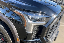 Toyota Tundra 4WD TRD Pro Hybrid CrewMax 5.5' Bed (Natl) 2026