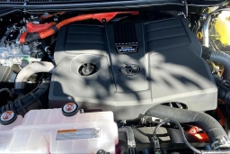 Toyota Tundra 4WD TRD Pro Hybrid CrewMax 5.5' Bed (Natl) 2026