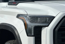 Toyota Tundra 4WD TRD Pro Hybrid CrewMax 5.5' Bed (Natl) 2026