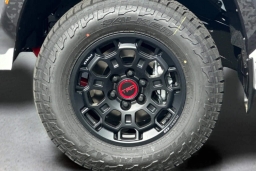 Toyota Tundra 4WD TRD Pro Hybrid CrewMax 5.5' Bed (Natl) 2026