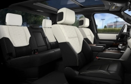 Toyota Tundra 4WD Capstone Hybrid CrewMax 5.5' Bed (Natl) 2025