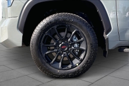 Toyota Tundra 4WD Limited CrewMax 5.5' Bed (Natl) 2026