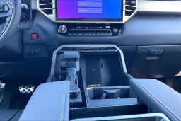 Toyota Tundra 4WD Limited CrewMax 5.5' Bed (Natl) 2026