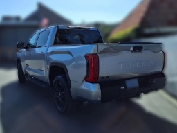 Toyota Tundra 4WD Limited CrewMax 5.5' Bed (Natl) 2026