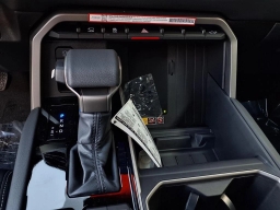 Toyota Tundra 4WD Limited CrewMax 5.5' Bed (Natl) 2026