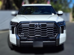 Toyota Tundra 4WD Platinum CrewMax 5.5' Bed (Natl) 2026
