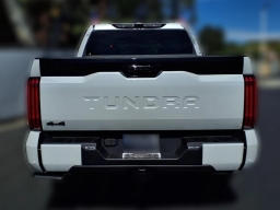 Toyota Tundra 4WD Platinum CrewMax 5.5' Bed (Natl) 2026