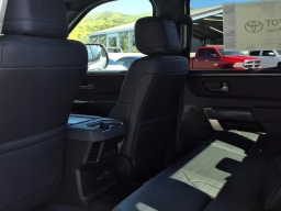 Toyota Tundra 4WD Platinum CrewMax 5.5' Bed (Natl) 2026