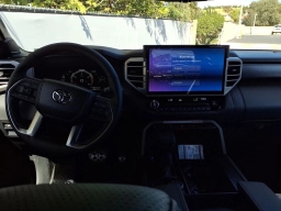 Toyota Tundra 4WD Platinum CrewMax 5.5' Bed (Natl) 2026