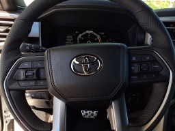 Toyota Tundra 4WD Platinum CrewMax 5.5' Bed (Natl) 2026