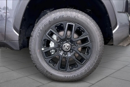 Toyota Tundra 4WD Limited CrewMax 5.5' Bed (Natl) 2026