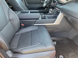 Toyota Tundra 4WD Limited CrewMax 5.5' Bed (Natl) 2026