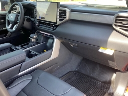 Toyota Tundra 4WD Limited CrewMax 5.5' Bed (Natl) 2026