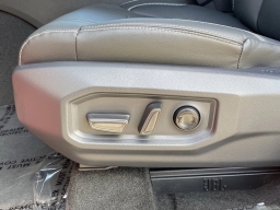 Toyota Tundra 4WD Limited CrewMax 5.5' Bed (Natl) 2026