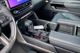 Toyota Tundra 4WD Limited CrewMax 5.5' Bed (Natl) 2026