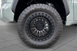 Toyota Tundra 4WD Limited CrewMax 5.5' Bed (Natl) 2026