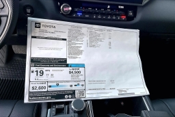 Toyota Tundra 4WD Limited CrewMax 5.5' Bed (Natl) 2026