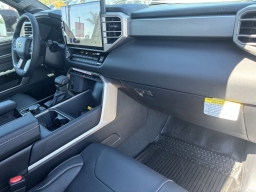 Toyota Tundra 4WD Limited CrewMax 5.5' Bed (Natl) 2026