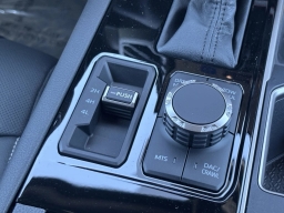 Toyota Tundra 4WD Limited CrewMax 5.5' Bed (Natl) 2026