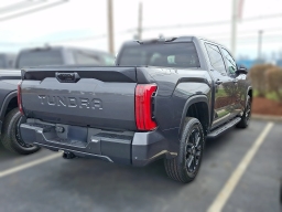 Toyota Tundra 4WD Limited CrewMax 5.5' Bed (Natl) 2026