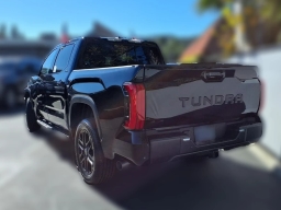Toyota Tundra 4WD Limited CrewMax 5.5' Bed (Natl) 2026