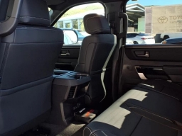 Toyota Tundra 4WD Limited CrewMax 5.5' Bed (Natl) 2026