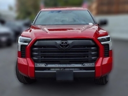 Toyota Tundra 4WD Limited CrewMax 5.5' Bed (Natl) 2026