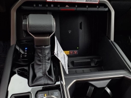 Toyota Tundra 4WD Limited CrewMax 5.5' Bed (Natl) 2026