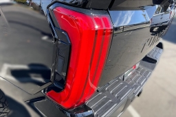 Toyota Tundra 4WD Limited Hybrid CrewMax 5.5' Bed (Natl) 2026