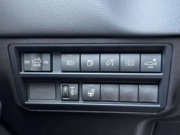 Toyota Tundra 4WD Limited Hybrid CrewMax 5.5' Bed (Natl) 2026