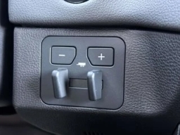 Toyota Tundra 4WD Limited Hybrid CrewMax 5.5' Bed (Natl) 2026