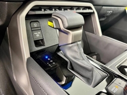 Toyota Tundra 4WD Limited Hybrid CrewMax 5.5' Bed (Natl) 2026