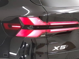 BMW X5 sDrive40i Sports Activity Vehicle 2026