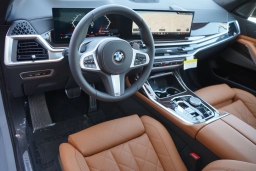 BMW X7 xDrive40i Sports Activity Vehicle 2026