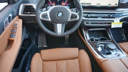 BMW X7 xDrive40i Sports Activity Vehicle 2026