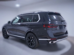 BMW X7 xDrive40i Sports Activity Vehicle 2026