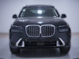 BMW X7 xDrive40i Sports Activity Vehicle 2026