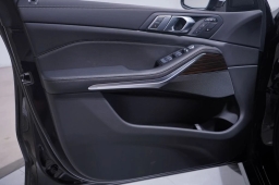 BMW X7 xDrive40i Sports Activity Vehicle 2026