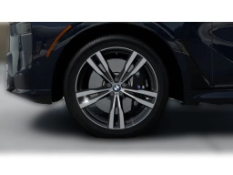 BMW X7 xDrive40i Sports Activity Vehicle 2026
