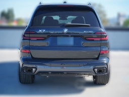 BMW X7 xDrive40i Sports Activity Vehicle 2026