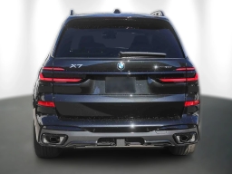 BMW X7 xDrive40i Sports Activity Vehicle 2026