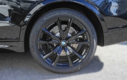 BMW X7 xDrive40i Sports Activity Vehicle 2026