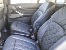 BMW X7 xDrive40i Sports Activity Vehicle 2026