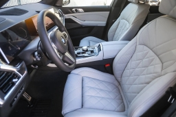 BMW X7 xDrive40i Sports Activity Vehicle 2026