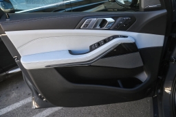 BMW X7 xDrive40i Sports Activity Vehicle 2026