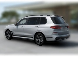 BMW X7 xDrive40i Sports Activity Vehicle 2026