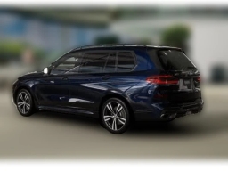 BMW X7 xDrive40i Sports Activity Vehicle 2026