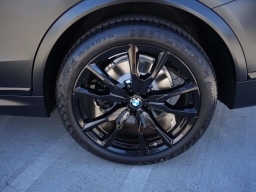 BMW X7 xDrive40i Sports Activity Vehicle 2026