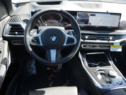 BMW X7 xDrive40i Sports Activity Vehicle 2026