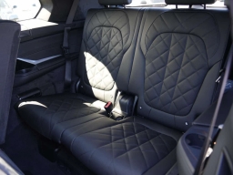 BMW X7 xDrive40i Sports Activity Vehicle 2026